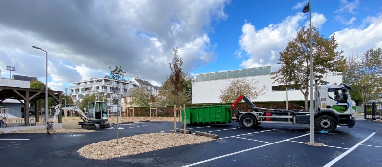 Camion et tractopelle Leroy Paysages