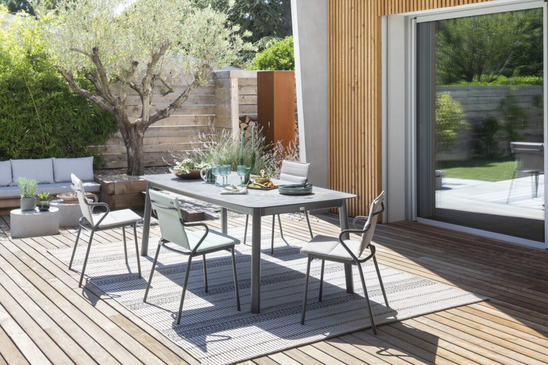 Jardin avec mobilier