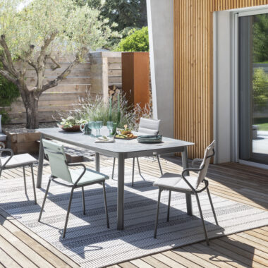 Jardin avec mobilier