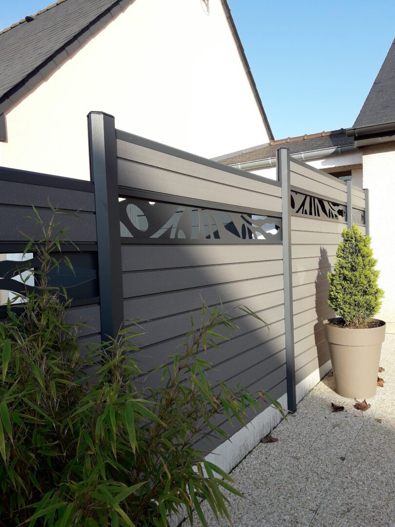 Clôtures de jardin avec motifs